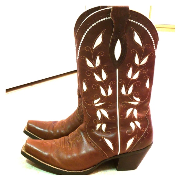 Ariat embroidered boots - Picture 1 of 5